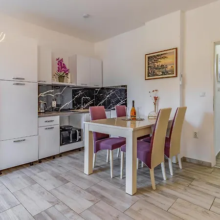 1 Bedroom Gorgeous In 班约勒