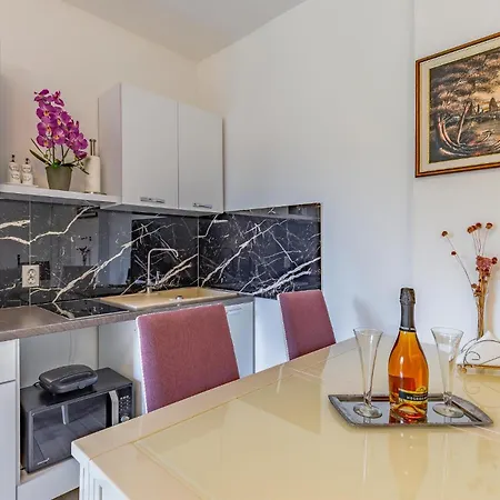 1 Bedroom In *