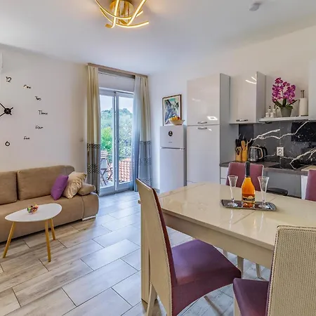 1 Bedroom In *